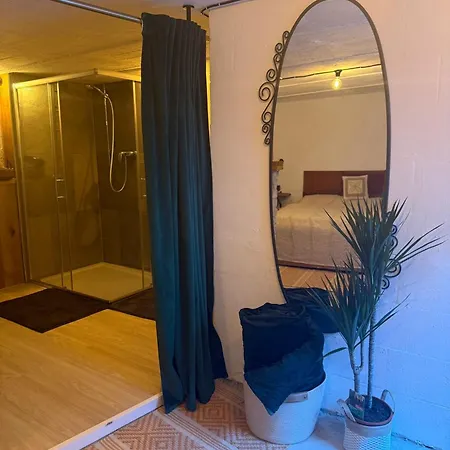 Art Boutique Budget Im Hinterhof Altstadt Mit Klimaanlage