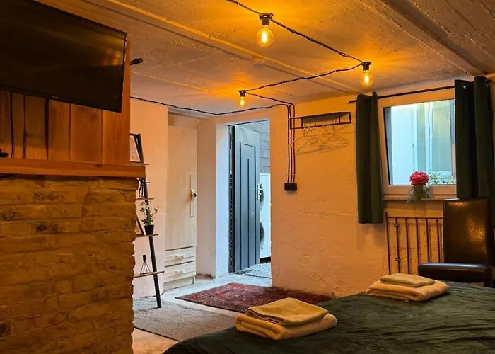 Art Boutique Budget Im Hinterhof Altstadt Mit Klimaanlage *